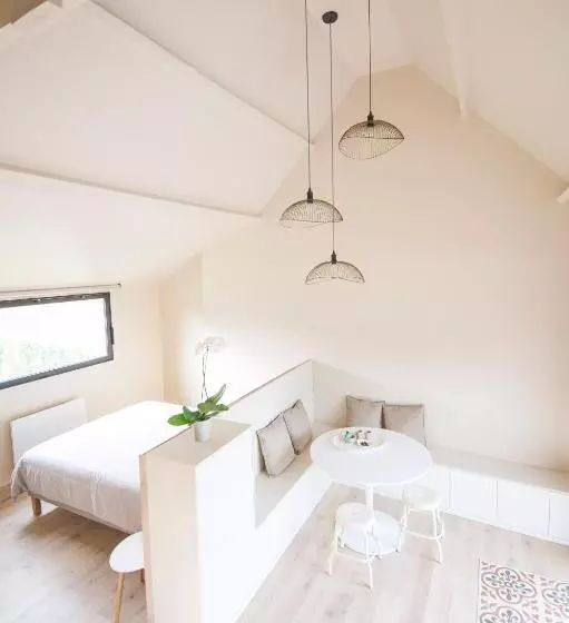 Aamiaismajoitus (B&B) Le Pave De La Croix Blanche