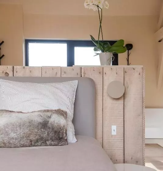 Aamiaismajoitus (B&B) Le Pave De La Croix Blanche