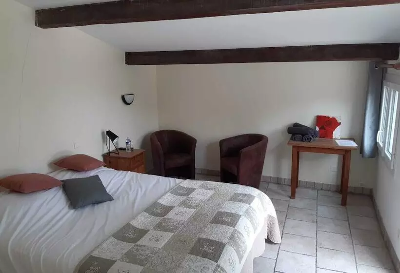 ベッドアンドブレックファースト Le Vieux Platane