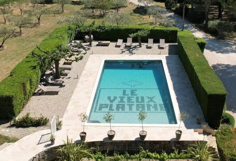 ベッドアンドブレックファースト Le Vieux Platane