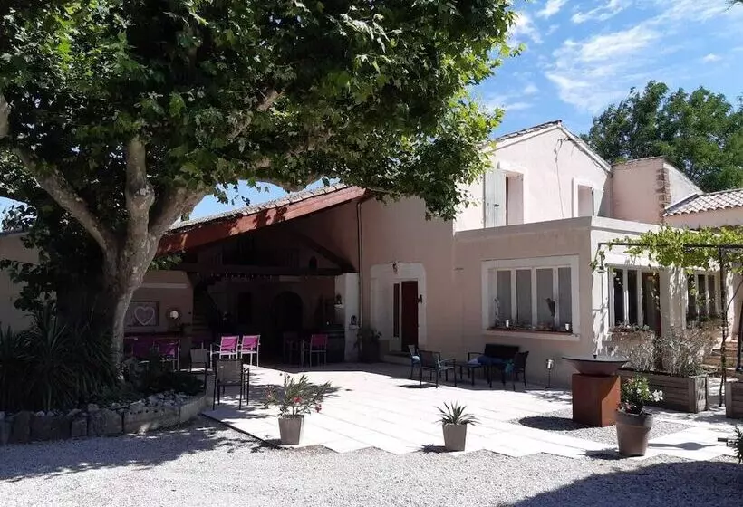 ベッドアンドブレックファースト Le Vieux Platane