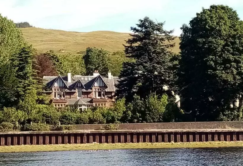 Aamiaismajoitus (B&B) Ravenswood Pod