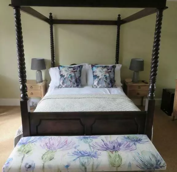 Aamiaismajoitus (B&B) Ravenswood Pod