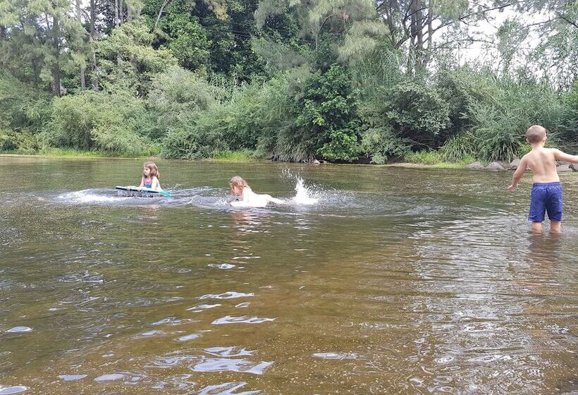 Carawirry Forest Escape