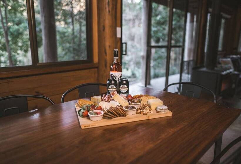 Carawirry Forest Escape