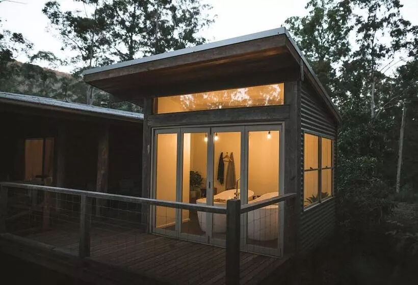 Carawirry Forest Escape