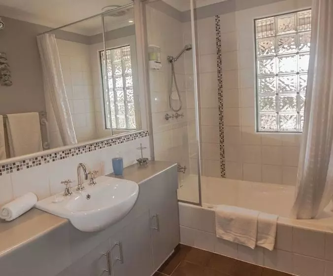 Cloud Nine Spa Chalets
