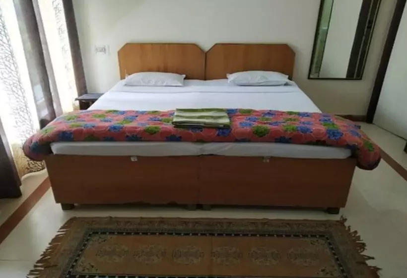 Hotelli Janardan Resort Pangot