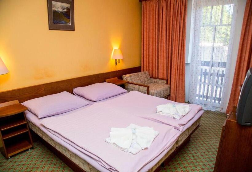 בית מלון כפרי Prom