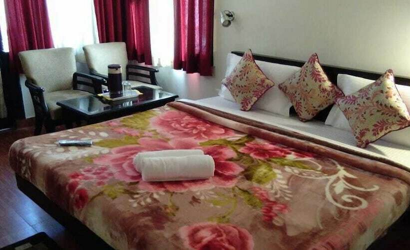 The Raikwals Hotel And Restaurant