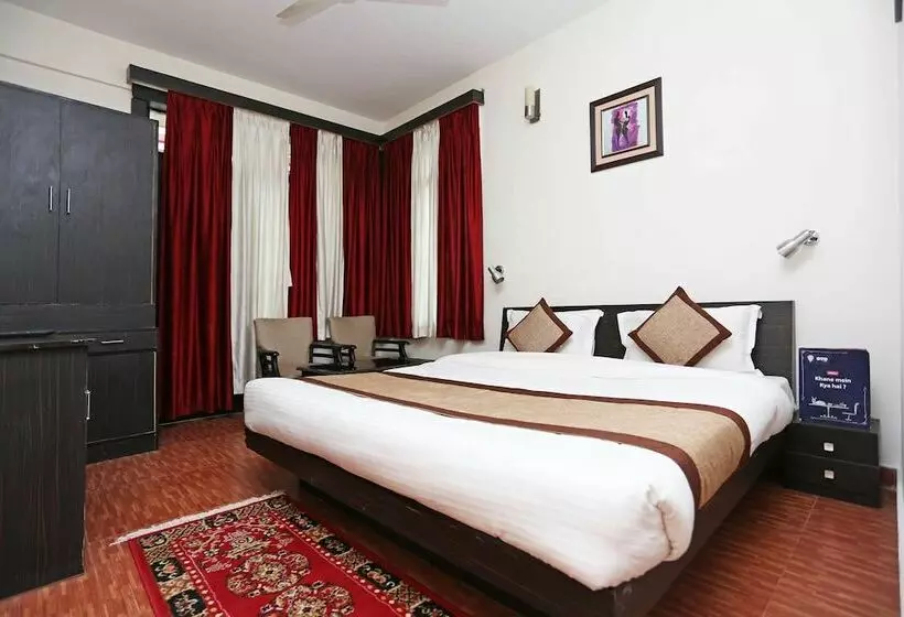 The Raikwals Hotel And Restaurant