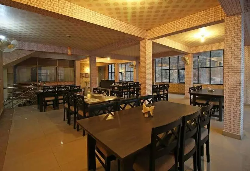 The Raikwals Hotel And Restaurant