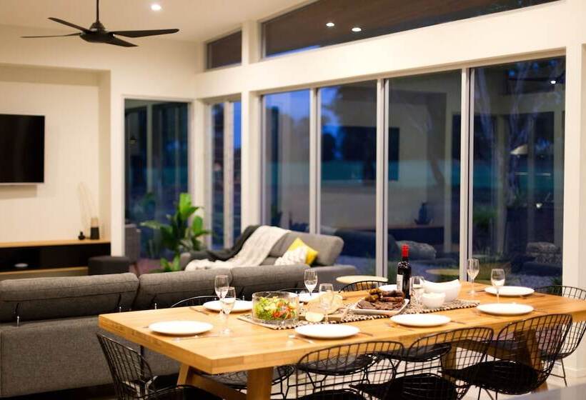 Отель The Villas