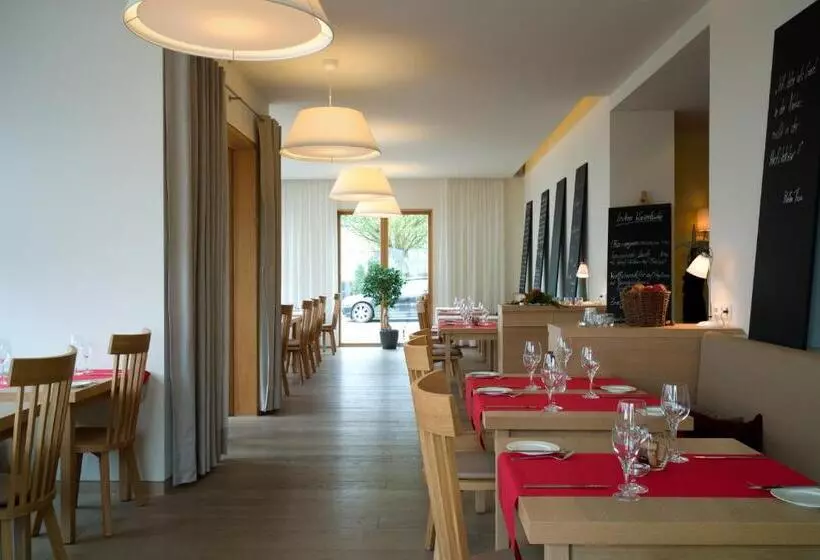 Hotelli Weinkulturgut Longenschloder