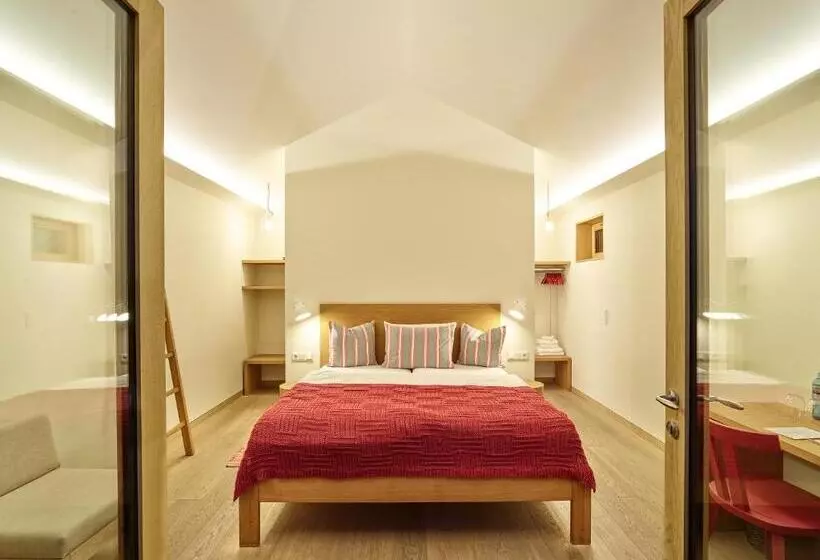 Hotelli Weinkulturgut Longenschloder