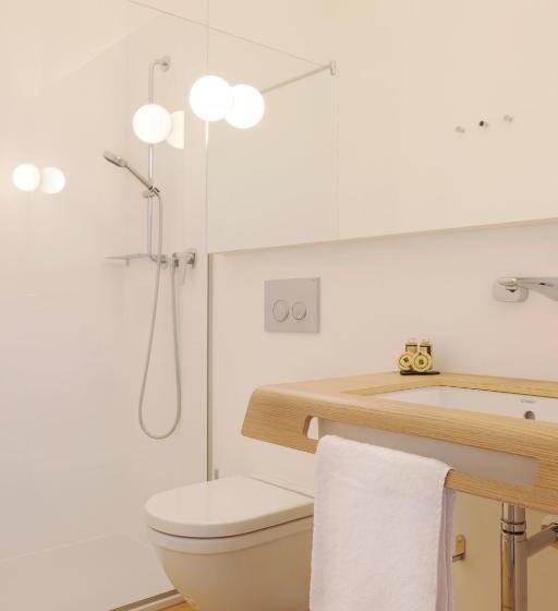 בית מלון כפרי Weinkulturgut Longenschloder