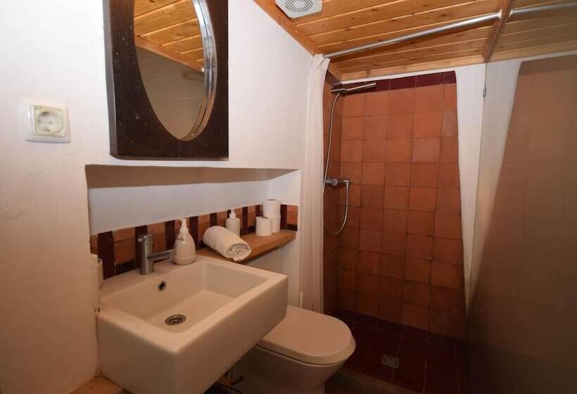 Quiet & Cottage In Estate Casas Da Cerca Near Troviscais