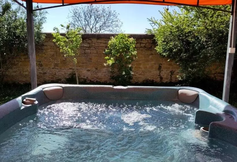 ベッドアンドブレックファースト Le Clos Du Cher En Beaujolais