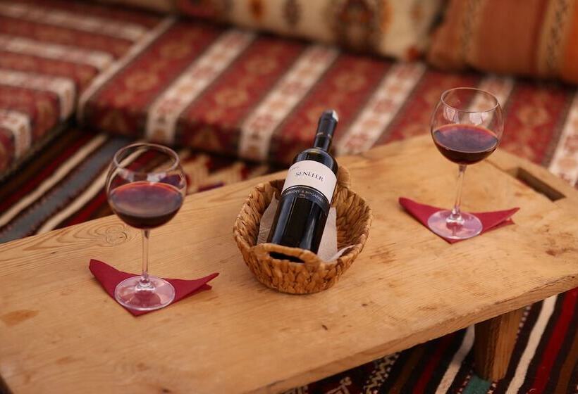 هتل Epoch Stone House