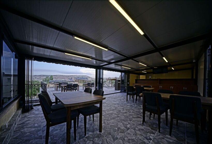 هتل Epoch Stone House