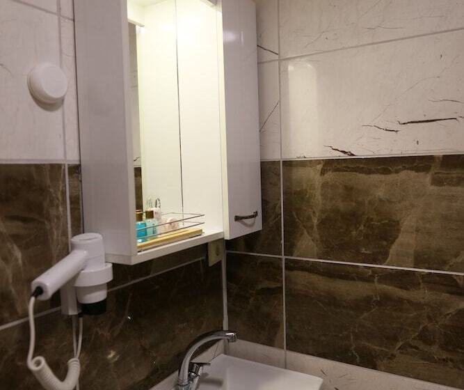 هتل Epoch Stone House