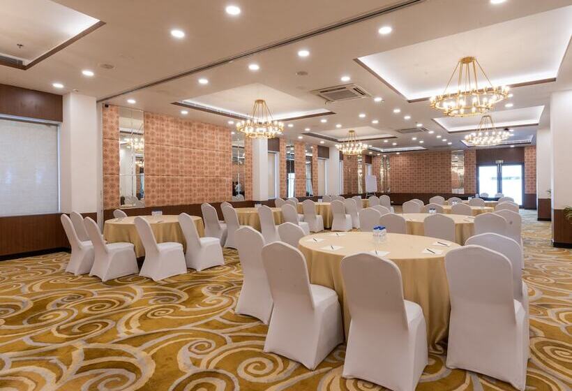 Sunday Hotel Chandigarh Zirakpur