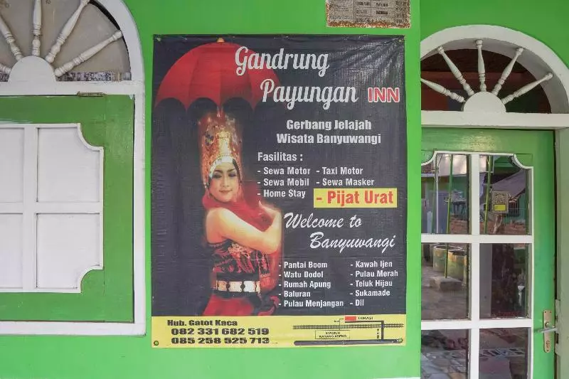 ユースホステル Spot On 1762 Gandrung Payungan Family Inn
