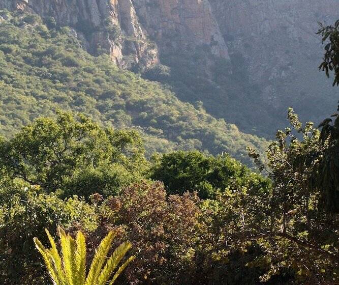 فندق Amafu Forest Lodge