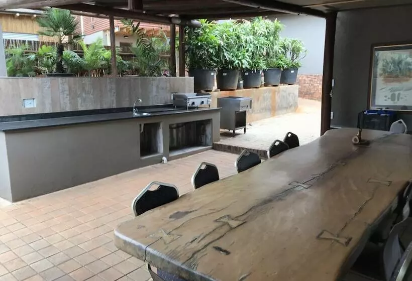 Hotelli Amafu Forest Lodge