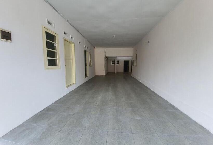 هتل New Fatimah Guest House Syariah