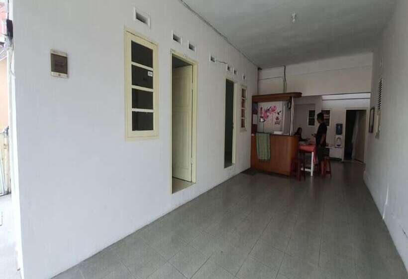 هتل New Fatimah Guest House Syariah