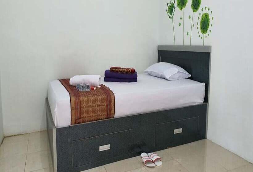 هتل New Fatimah Guest House Syariah