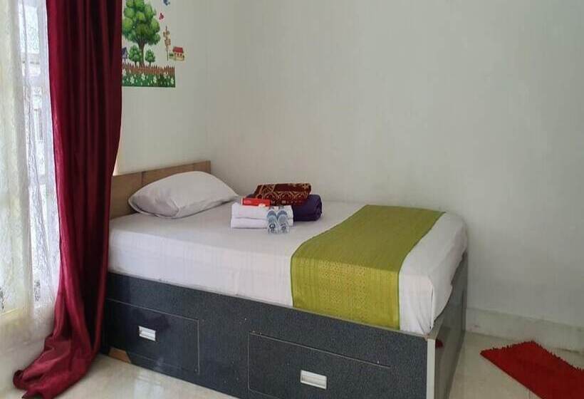 هتل New Fatimah Guest House Syariah