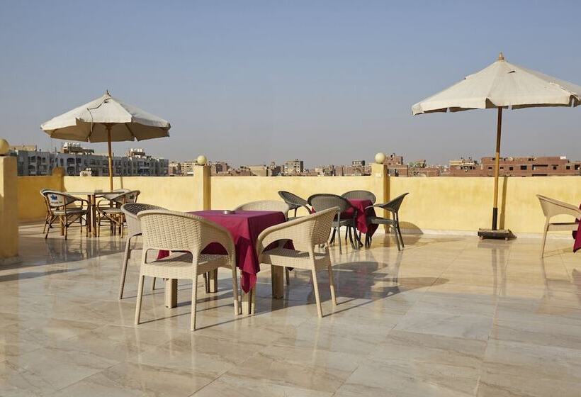 پانسیون The View Pyramids