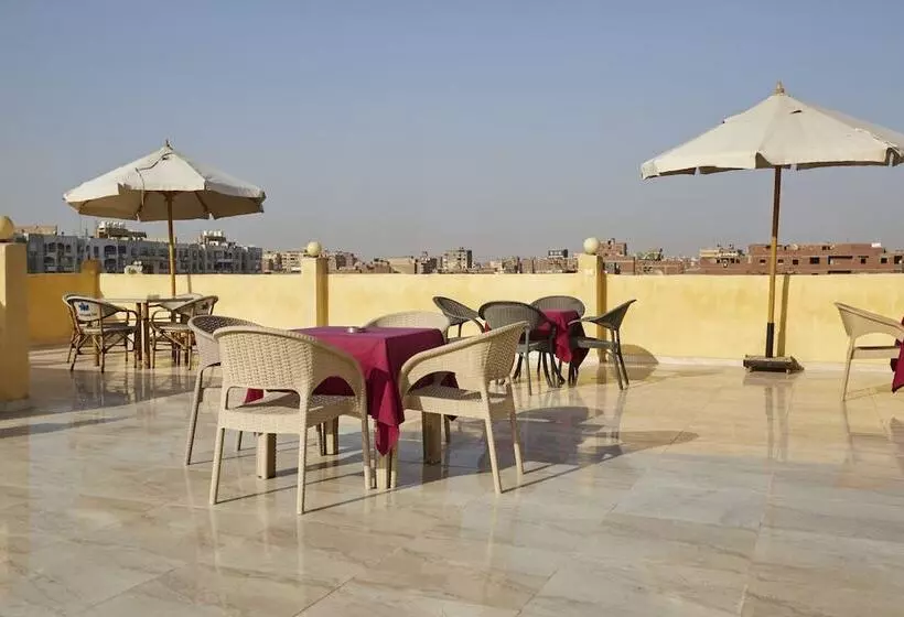 پانسیون The View Pyramids