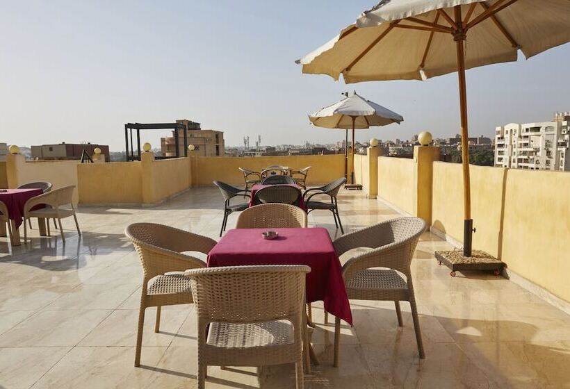 پانسیون The View Pyramids