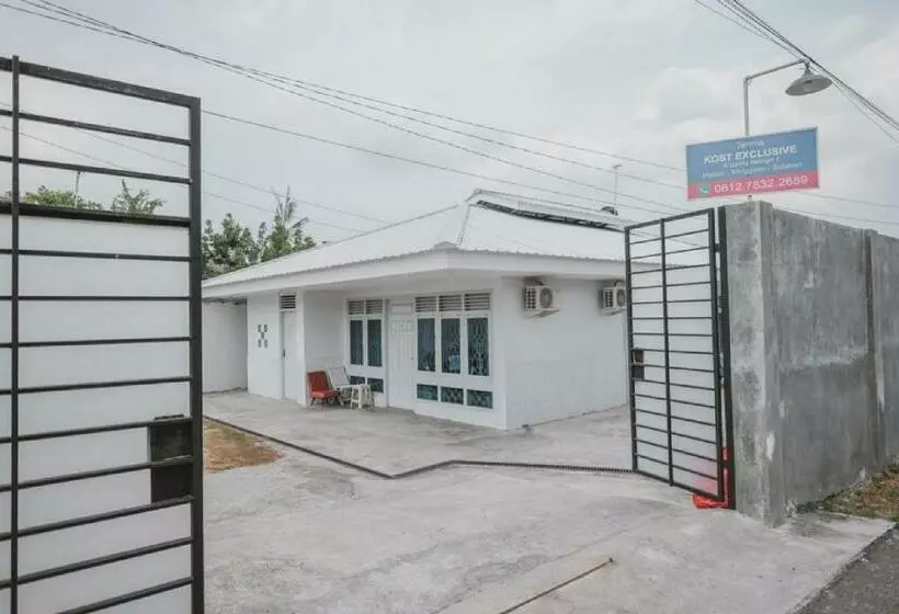 پانسیون Reddoorz @ Beringin Jambi