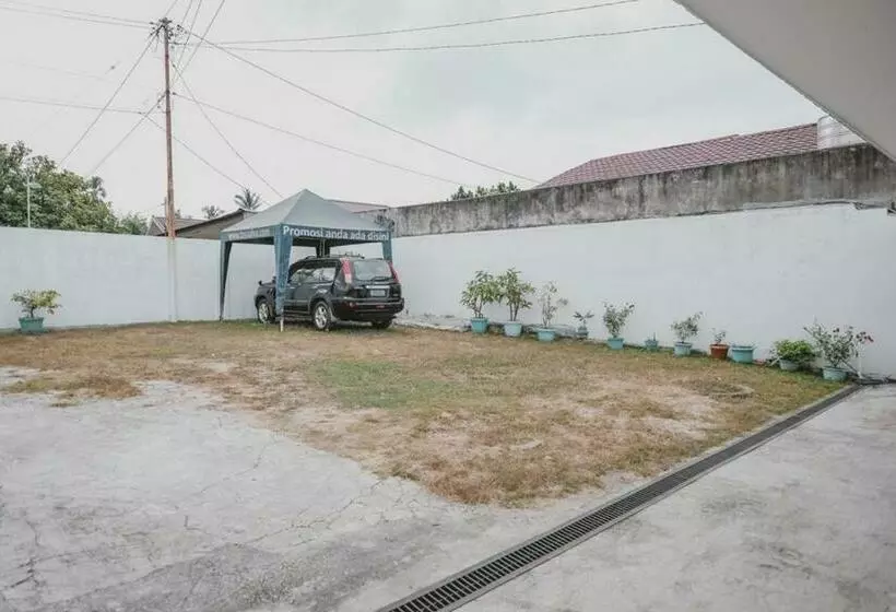 پانسیون Reddoorz @ Beringin Jambi