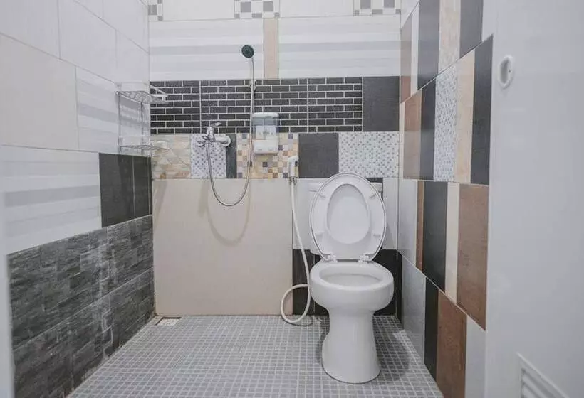 پانسیون Reddoorz @ Beringin Jambi