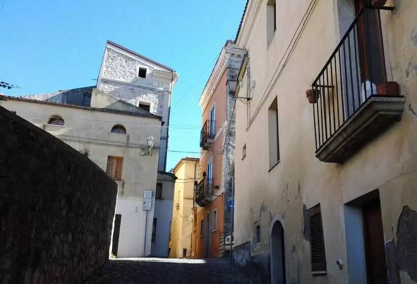 Majatalo Un Oblò Sul Mare