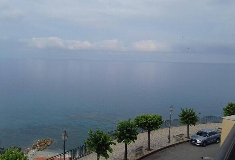 פנסיון Un Oblò Sul Mare