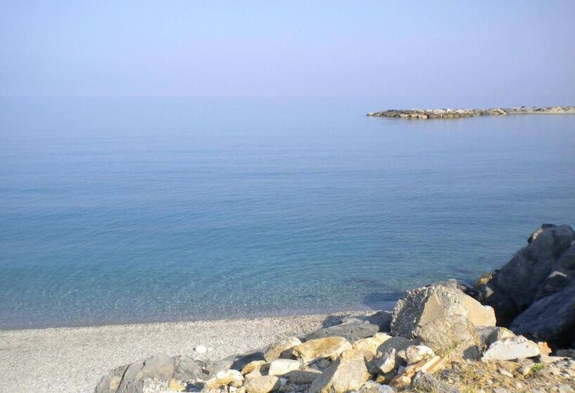 פנסיון Un Oblò Sul Mare