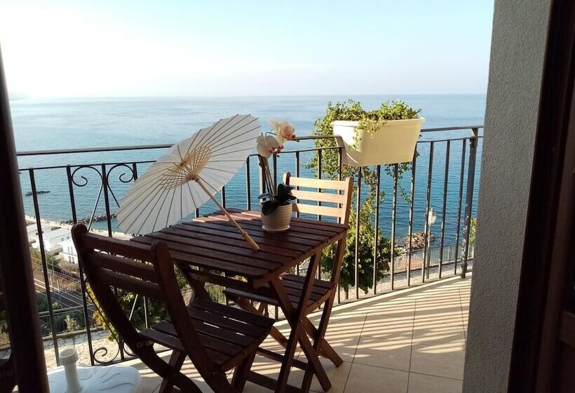 פנסיון Un Oblò Sul Mare