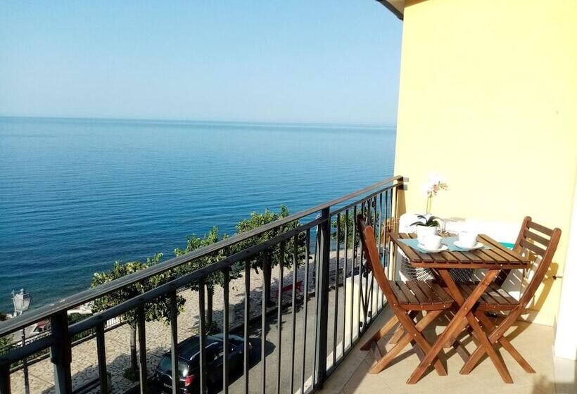 פנסיון Un Oblò Sul Mare