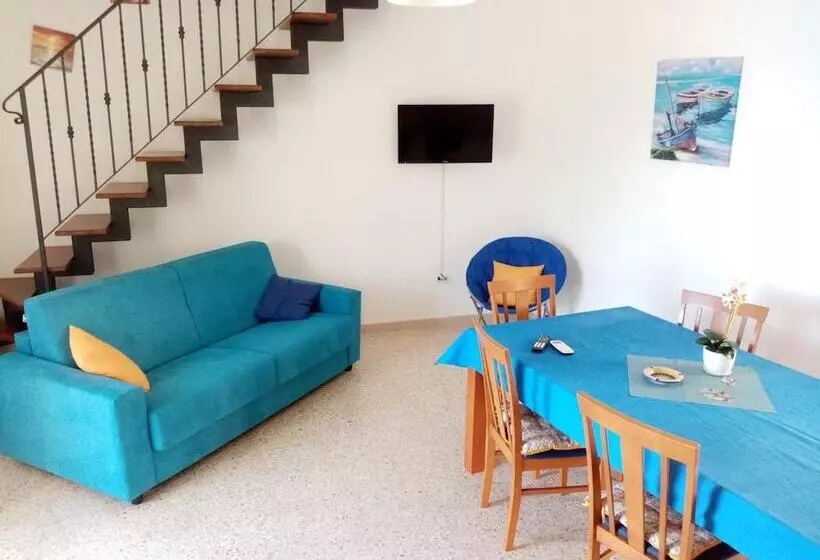 Majatalo Un Oblò Sul Mare