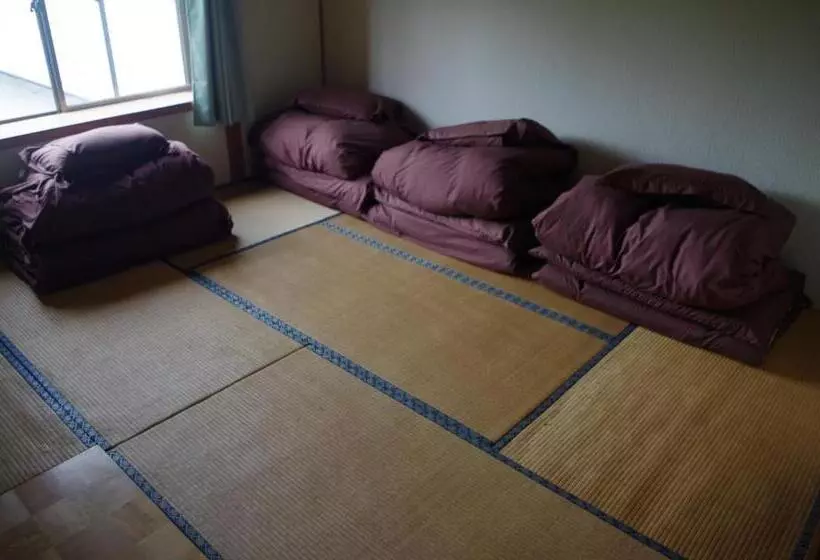 Retkeilymaja Kusatsu Onsen Guesthouse Gyoten