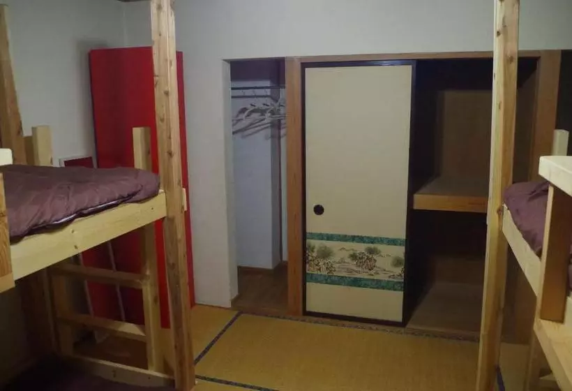 Retkeilymaja Kusatsu Onsen Guesthouse Gyoten