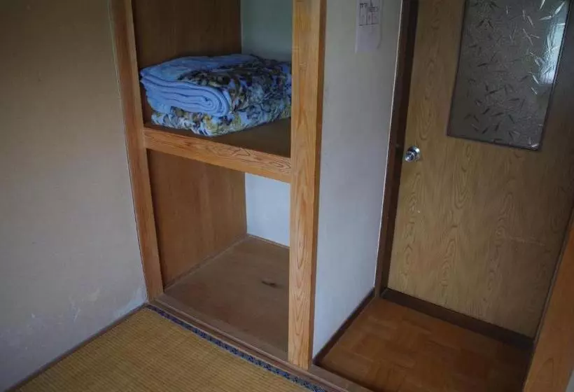 Retkeilymaja Kusatsu Onsen Guesthouse Gyoten