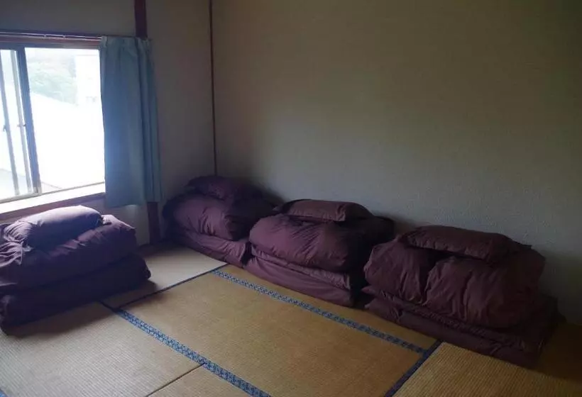 Retkeilymaja Kusatsu Onsen Guesthouse Gyoten