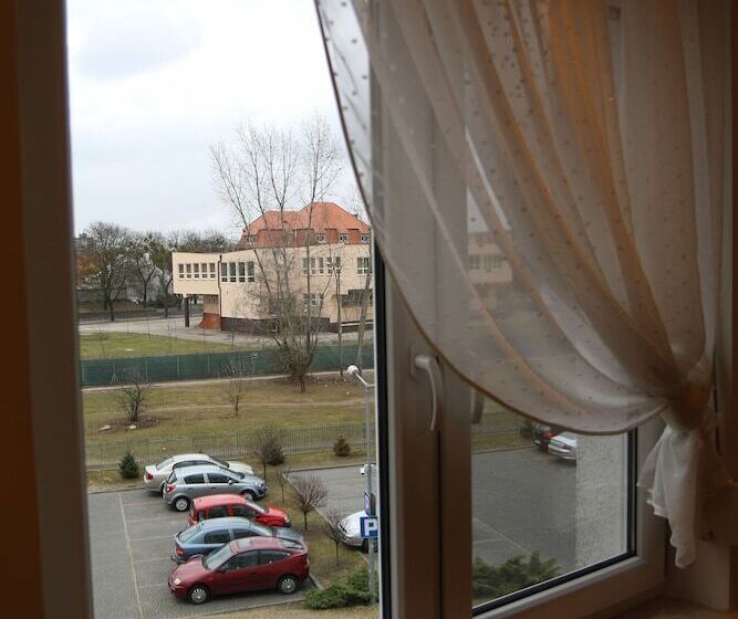 هتل Apartament F&j 12